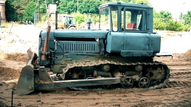 7 советских тракторов на которых перевыполнялись любые планы [ АВТО СССР #12 ] смотреть онлайн