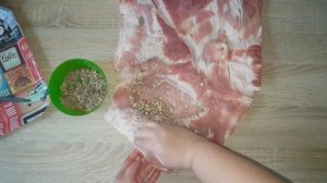 Рулет из свиной брюшины
