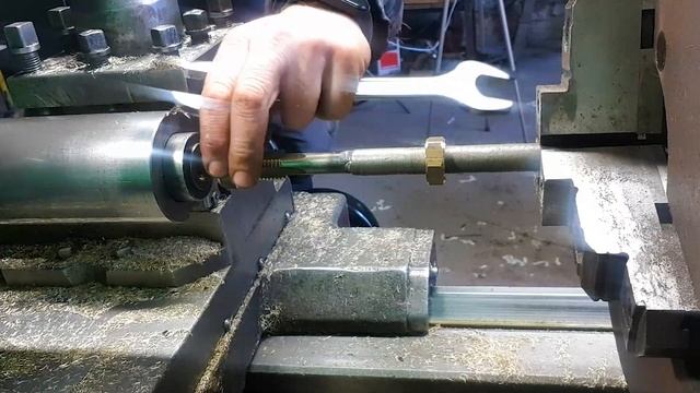 Как быстро нарезать резьбу в гайках смотреть онлайн