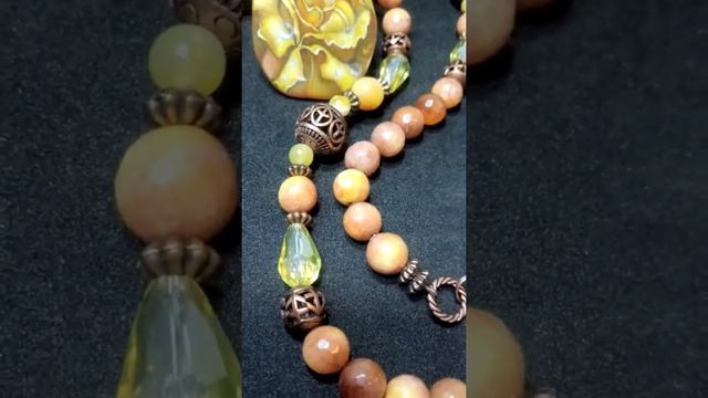 Жёлтая или чайная роза, колье с росписью смотреть онлайн