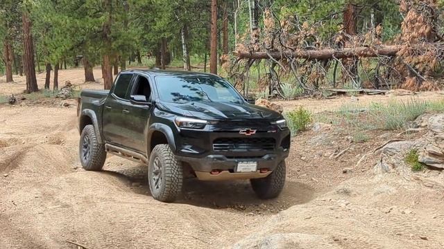2023 Chevy Colorado ZR2 off roading at Slaughterhouse Gulch (Road) смотреть онлайн
