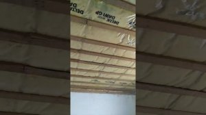 Отделка потолка мансарды