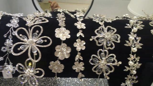 Бижутерия - Украшения для волос: стразы, горный хрусталь, жемчуг (искуст.) смотреть онлайн