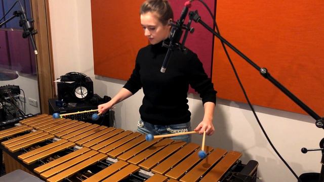 sEssions: Lucy Landymore Performs "Air" with the Rupert Neve/sE RN17 смотреть онлайн