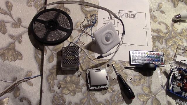 Встраиваемый датчик движения из Китая и светодиодная лента и одноклавишный выключатель . смотреть онлайн