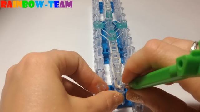 КАК СПЛЕСТИ КОЛЬЦО ИЗ РЕЗИНОК| Кольцо БРИЛЛИАНТ из резинок от Rainbow Team смотреть онлайн