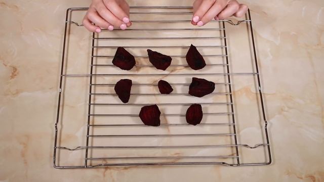 Открыла для себя 3 неожиданных способа ИСПОЛЬЗОВАНИЯ РЕШЕТКИ ПЛИТЫ! Полезные хитрости для кухни! смотреть онлайн