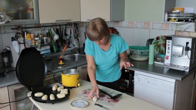 Сосиски в тесте в пиццепечке Tristar смотреть онлайн