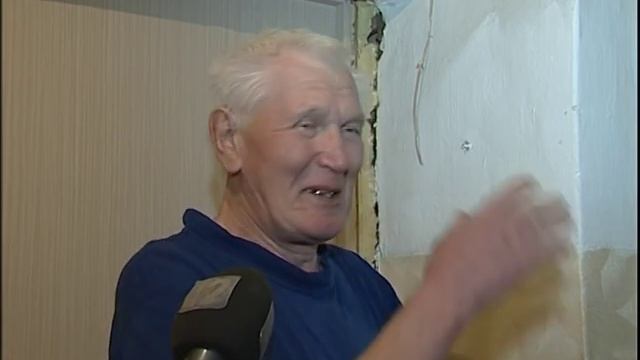 Кусок потолка чуть не похоронил под собой пенсионера в одном из череповецких домов смотреть онлайн