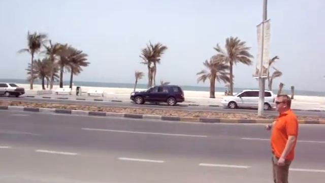 Ловим такси в Шардже смотреть онлайн