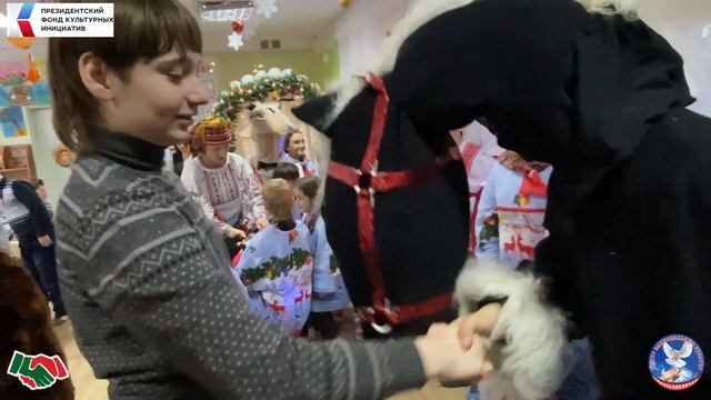 БЕЛОРУССКИЕ КОЛЯДКИ В КРУГУ ДРУЗЕЙ смотреть онлайн