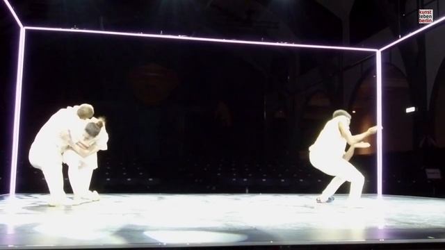 Flying Pictures im Hamburger Bahnhof Berlin смотреть онлайн