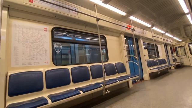 Оборотный тупик за станцией Бульвар Дмитрия Донского на 81-760 (Ока) смотреть онлайн