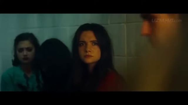 Kino 18 yoshdan o'tganlarga tavsiya etiladi.Kino nomi daxshatli xona смотреть онлайн