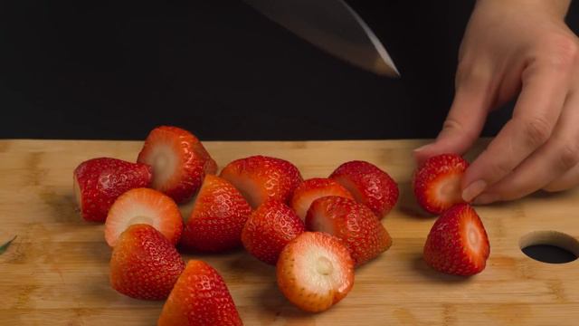 Kekse und Erdbeeren schlagen! Alle suchen nach diesem Dessert Rezept! Kein Backen смотреть онлайн