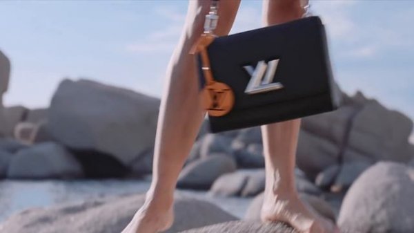 Louis Vuitton Cruise 2019 Campaign | LOUIS VUITTON