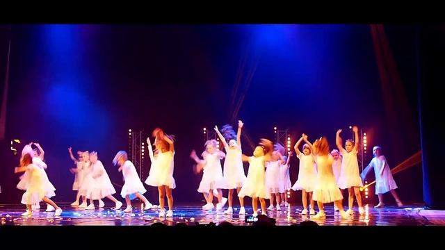 ТОДЕС - Мама и папа ? танцуют маленькие дети! смотреть онлайн