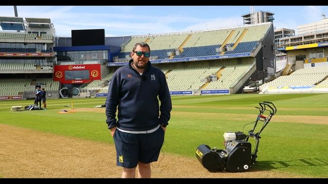 Preparing a Cricket Wicket with Edgbaston's Head of Sports Turf and Grounds Gary Barwell смотреть онлайн