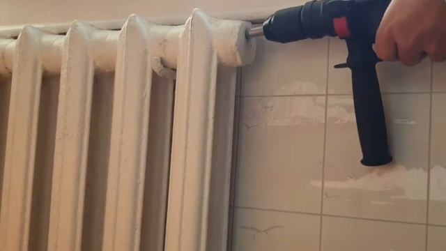 Удаление пробки из чугунного радиатора в частном доме. Для многоквартирных домов противопоказано! смотреть онлайн