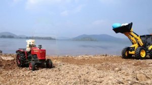 Машинки пытаются стащить змеиные яйца