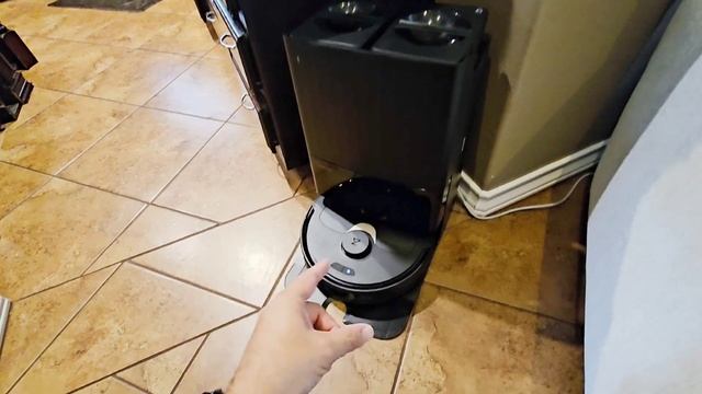 Robot Vacuum That MOPS REALLY Well! RoboRocks Q REVO!  For Homes And RVs