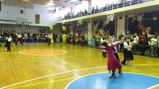 Бальные танцы "Ровесник" Дети 1 Стандарт смотреть онлайн