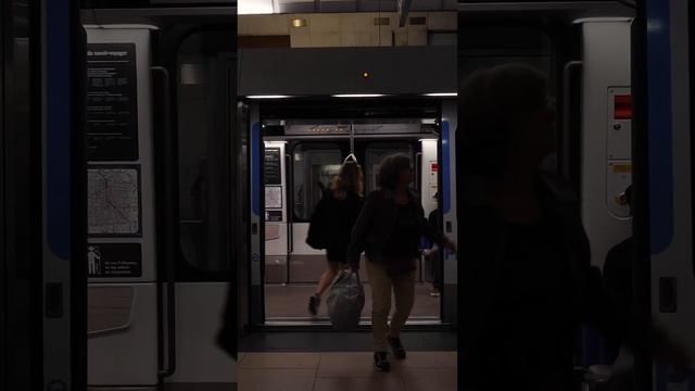 Автоматическое метро Парижа — часто на станциях вообще нет персонала! смотреть онлайн