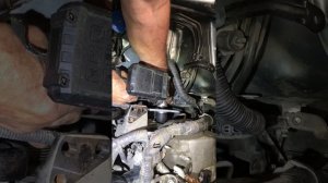 Облом болта натяжителя ремня на тойота авенсис 1.8 , 1zz