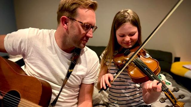 Shallows - Violin & Guitar | Daddy and daughter duet смотреть онлайн