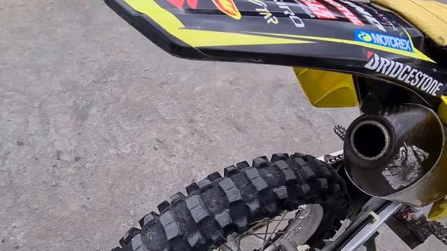2010 SUZUKI RMZ 250 | Cold start and Walkaround смотреть онлайн