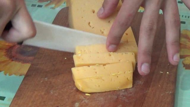 Как приготовить пиццу с грибами курицей колбасой. Домашняя пицца. Рецепт пиццы как в пиццерии смотреть онлайн