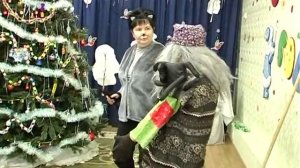 Новогодний утренник 2015 (выход Бабы Яги и Кота)