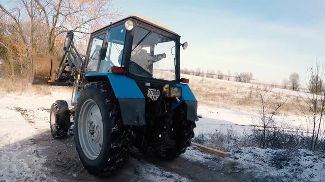 Продаем семечку. Зерновоз не проехал и застрял! Вытаскиваем трактором. смотреть онлайн