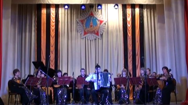 В Апшеронском РДК - концерт "Поющие струны Победы", 4 мая 2015 смотреть онлайн