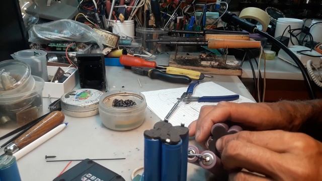 Шуруповерт "Вихрь". Замена всех аккумуляторов смотреть онлайн