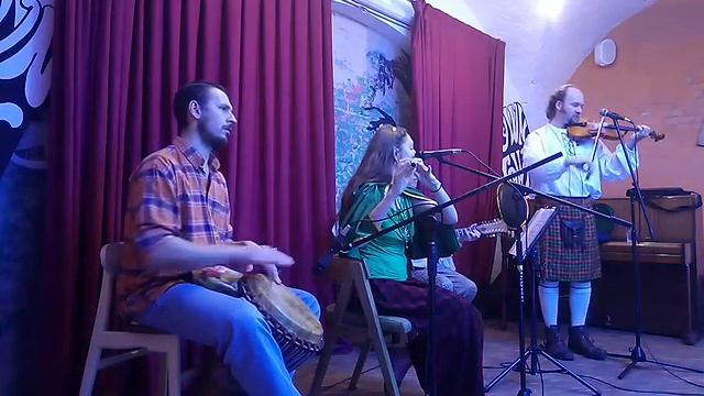 "Singing Flute & Jokey Violin" - El Condor Pasa + King of the Faires смотреть онлайн