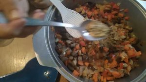 «Рожки по-татарски» (упрощённый вариант)  на ужин, пирожки с капустой на обед.