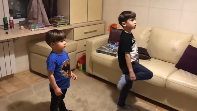 Дед Мороз к нам пришёл ) смотреть онлайн