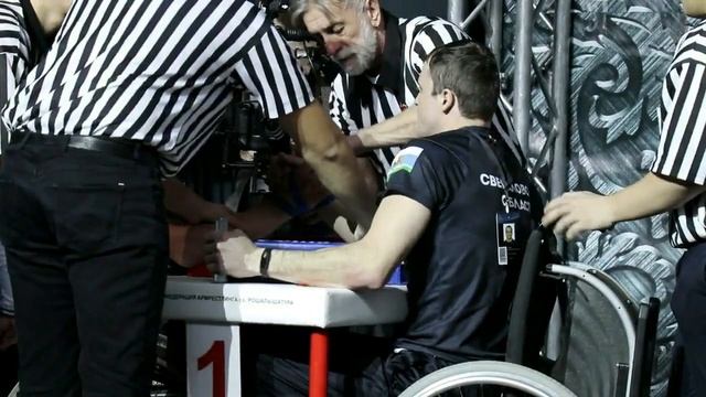 В чем сила Казахских и Российских рукоборцев смотреть онлайн