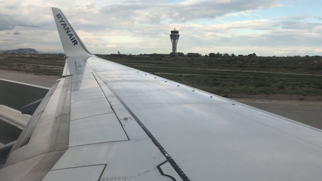 Ryanair Boeing 737-800 Take Off Barcelona-El Prat Airport смотреть онлайн