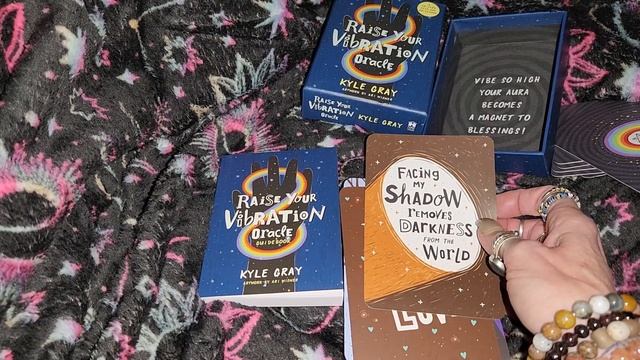 raise your vibration oracle deck & impromptu read throughout смотреть онлайн