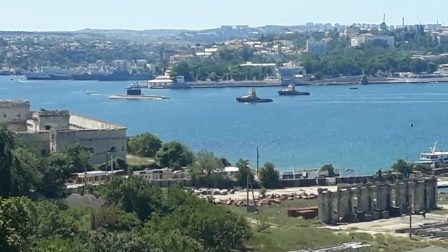 Подводная лодка в Севастопольской бухте,02.07.2019 смотреть онлайн