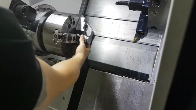 Токарная обработка кубическим нитридом бора деталь 61 HRC смотреть онлайн