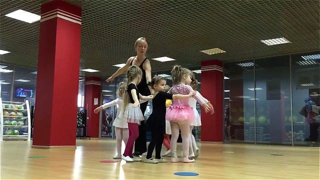 Урок хореографии в академии танца группа 3-5 лет смотреть онлайн