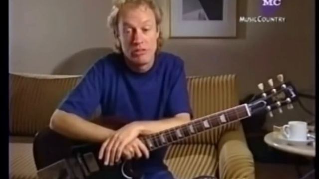 Ангус Янг - самоучка | О техничности и музыкальной теории | AC/DC