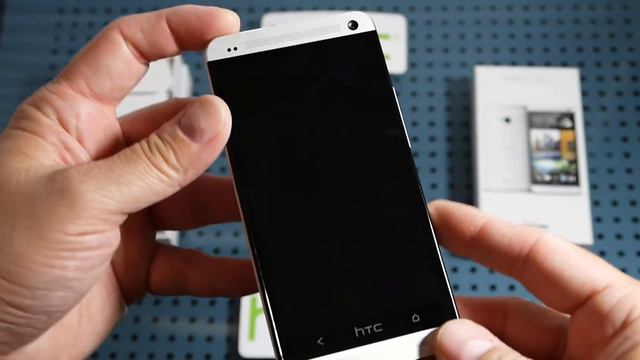 Quick 3 Minute HTC One Unboxing and Hands On смотреть онлайн