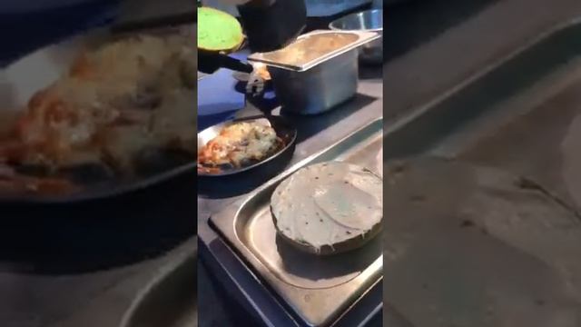 Мексиканский бургер с халапеньо смотреть онлайн