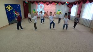 Танец «ТОП,ТОП ПО ПАРКЕТУ» исполняет группа «Золотой ключик» дети 6 лет