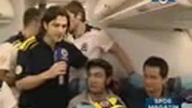 UGUR BORAL VE FENERBAHCELi FUTBOLCULAR GALATASARAYA SARKI SÖYLÜYOR yeni 2011 смотреть онлайн