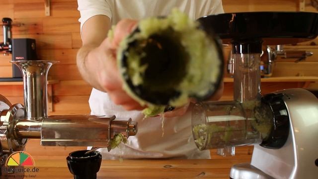 Staudenselleriesaft Test 2 kg Angel Juicer 8500 vs. Omega MM900 - Bis zu 92 Stangen Sellerie sparen смотреть онлайн